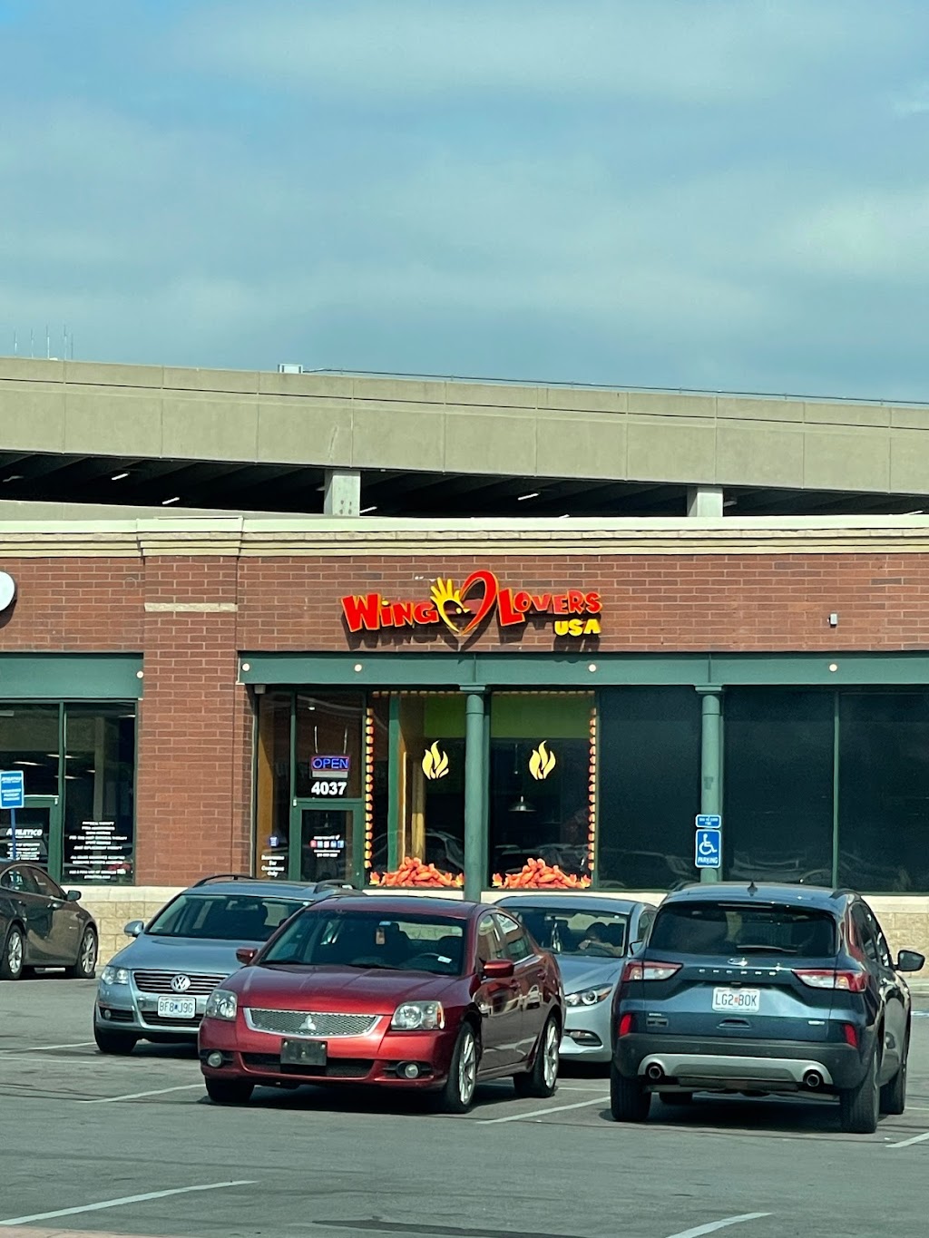 Wing Lovers USA | restaurant | 2313 E 12th St, Kansas City, MO 64127, USA | 8163267312 OR +1 816-326-7312