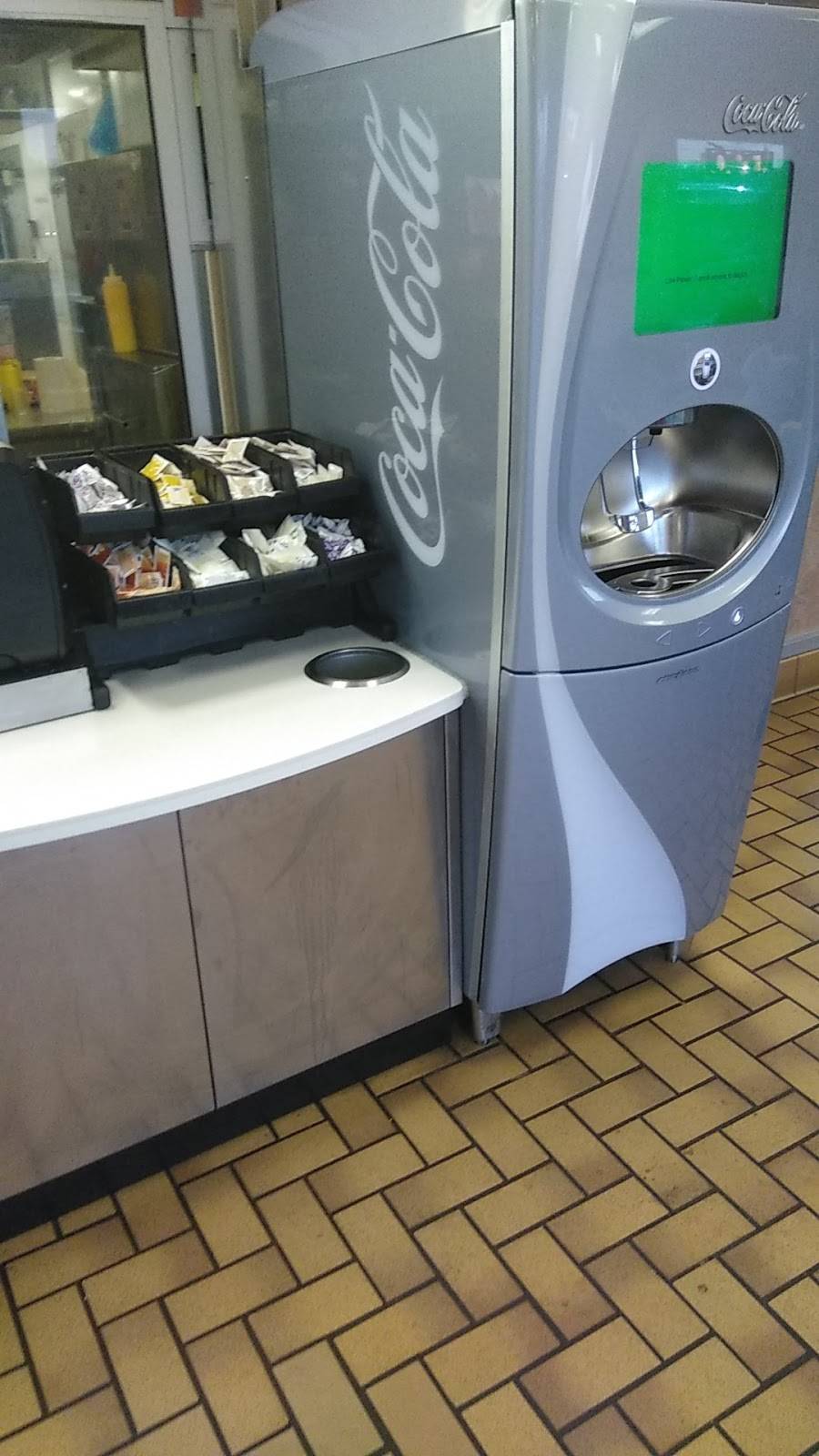 White Castle | restaurant | 23000 Telegraph Rd, Southfield, MI 48033, USA | 2483520842 OR +1 248-352-0842