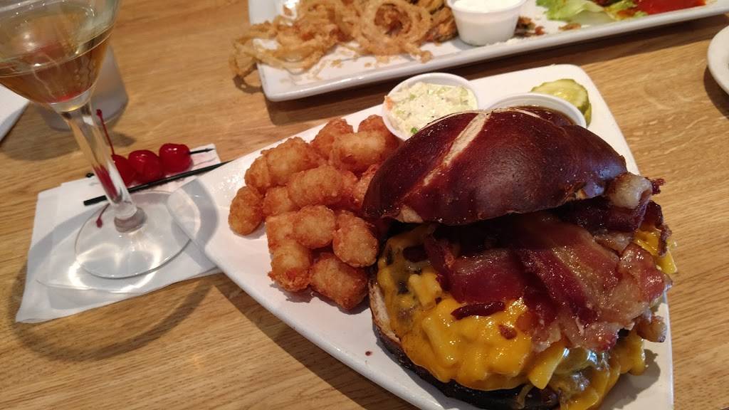 The Assembly American Bar & Cafe | restaurant | 2570 Hassell Rd, Hoffman Estates, IL 60169, USA | 8478433993 OR +1 847-843-3993