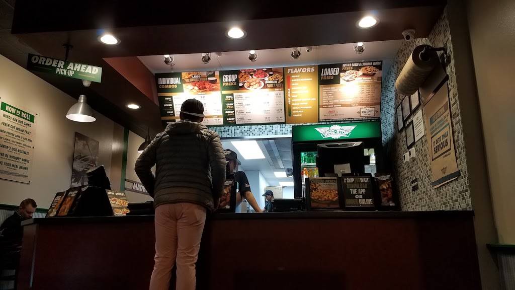 Wingstop | restaurant | 3720 N Broadway, Chicago, IL 60613, USA | 7736616551 OR +1 773-661-6551