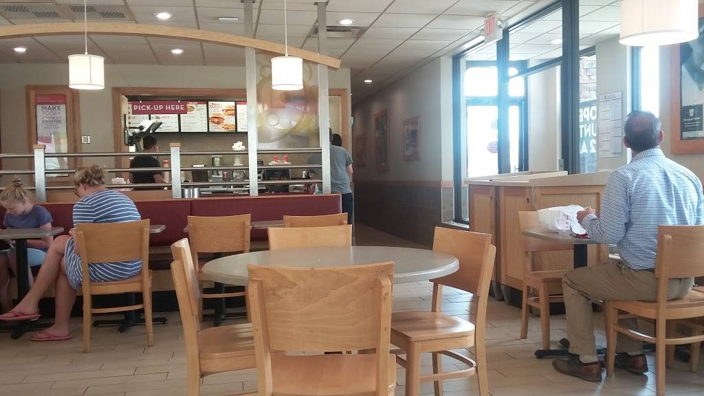 Wendys | restaurant | 100 Scarlett Dr, Chapel Hill, NC 27517, USA | 9199678624 OR +1 919-967-8624