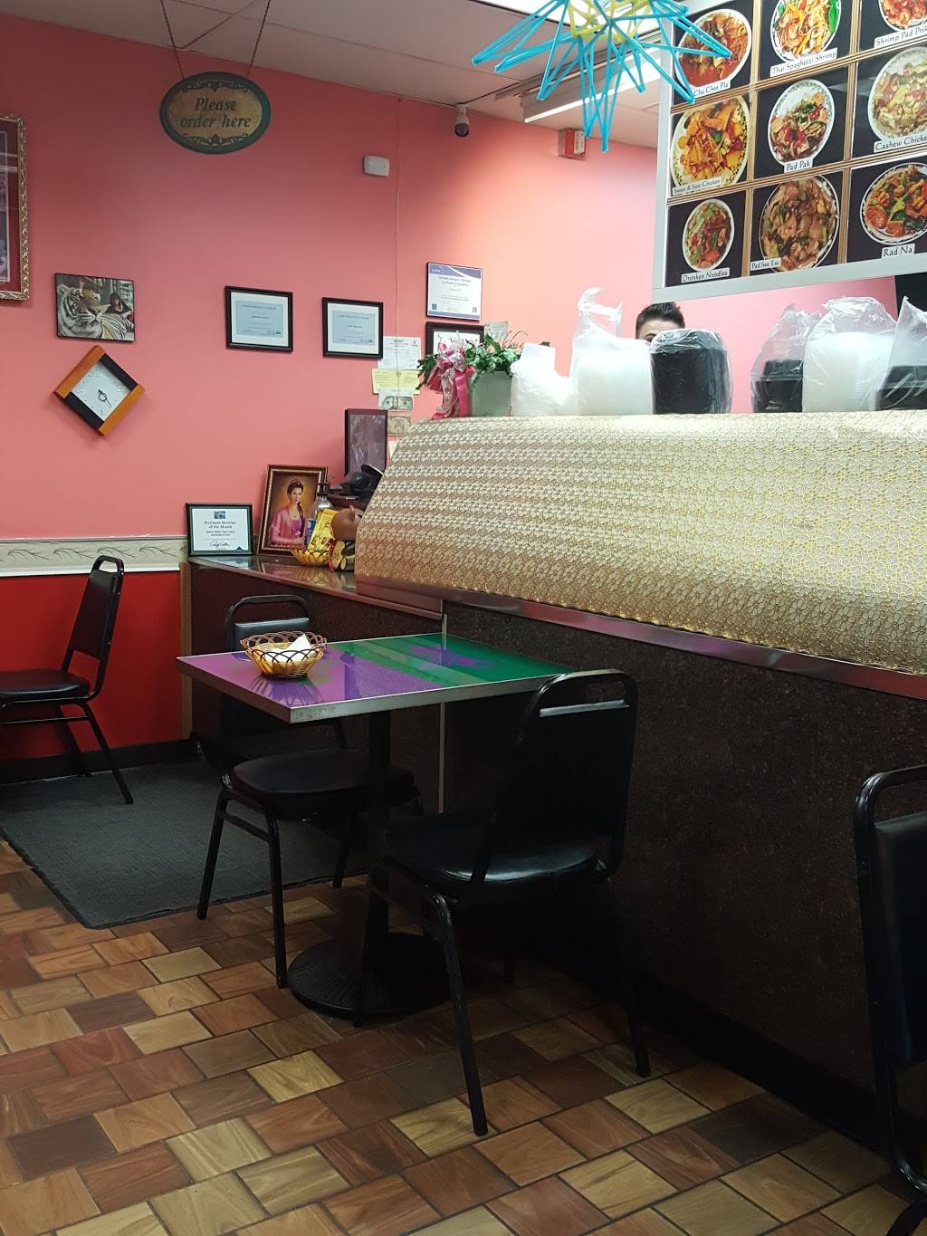 Jees Top5 Thai Food | restaurant | 3391 Fort St, Wyandotte, MI 48192, USA | 7342852333 OR +1 734-285-2333