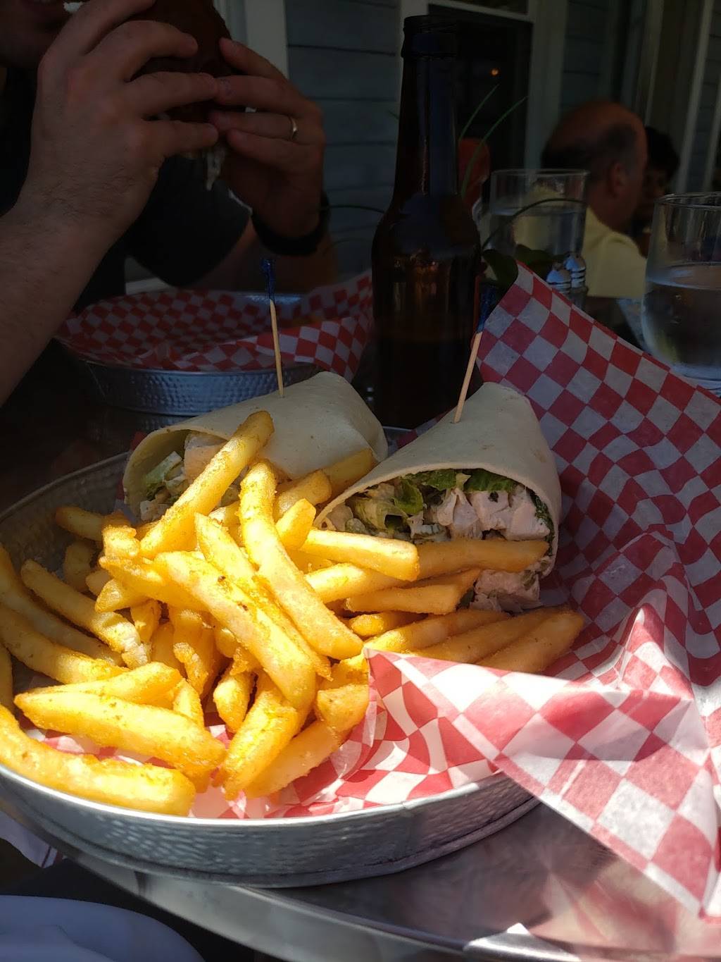 Dock Browns on Saratoga Lake | restaurant | 511 NY-9P, Saratoga Springs, NY 12866, USA | 5183064987 OR +1 518-306-4987