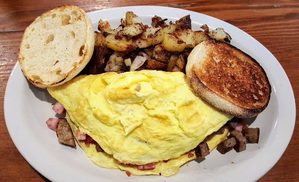 Daves Diner | restaurant | 35 Albany St, Cazenovia, NY 13035, USA | 3158154300 OR +1 315-815-4300
