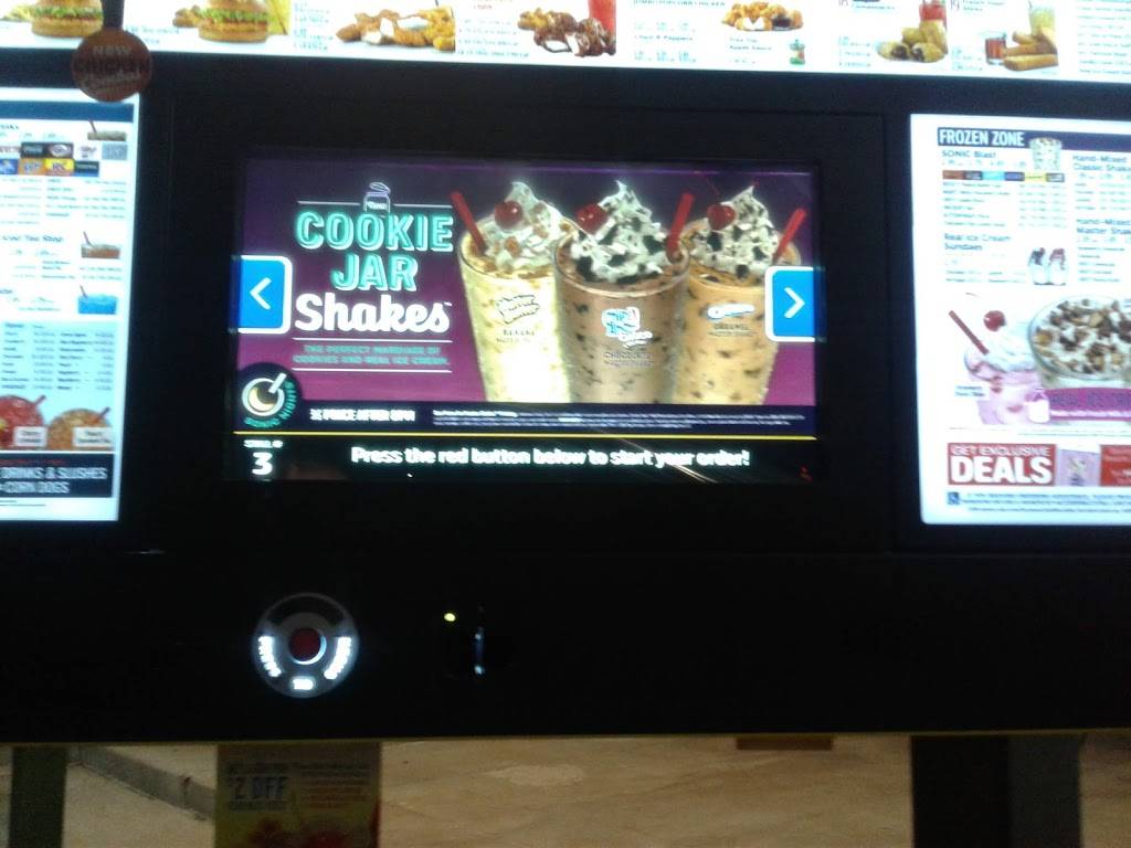 Sonic Drive-In | restaurant | 4303 Commonwealth Ct #2a, St Joseph, MO 64503, USA | 8163642905 OR +1 816-364-2905