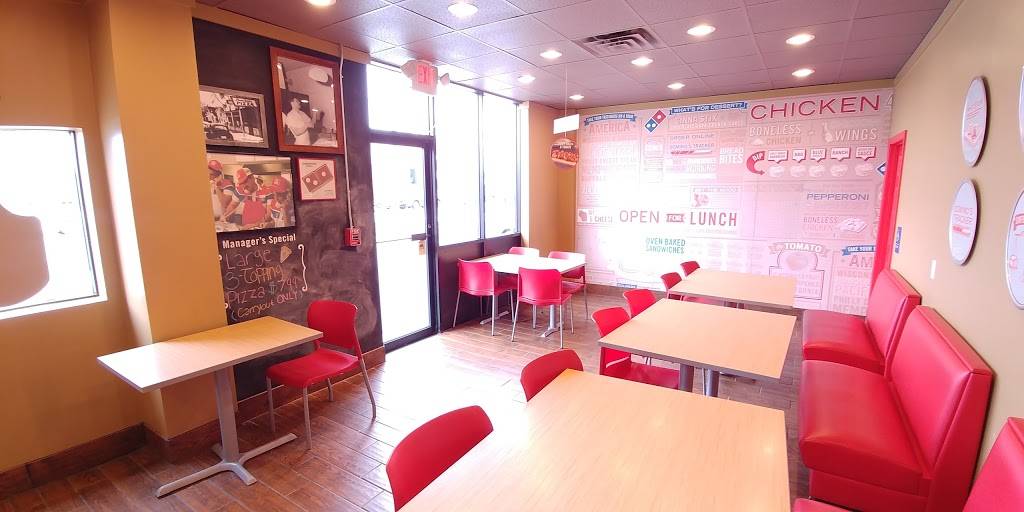 Dominos Pizza | meal delivery | 19 W Main Rd, Middletown, RI 02842, USA | 4018496940 OR +1 401-849-6940