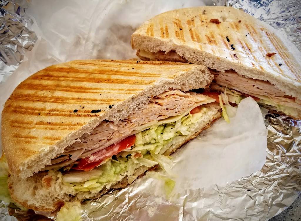 Frankies Deli | restaurant | 4, Yorktown Shopping Center, Lombard, IL 60148, USA | 6306277977 OR +1 630-627-7977