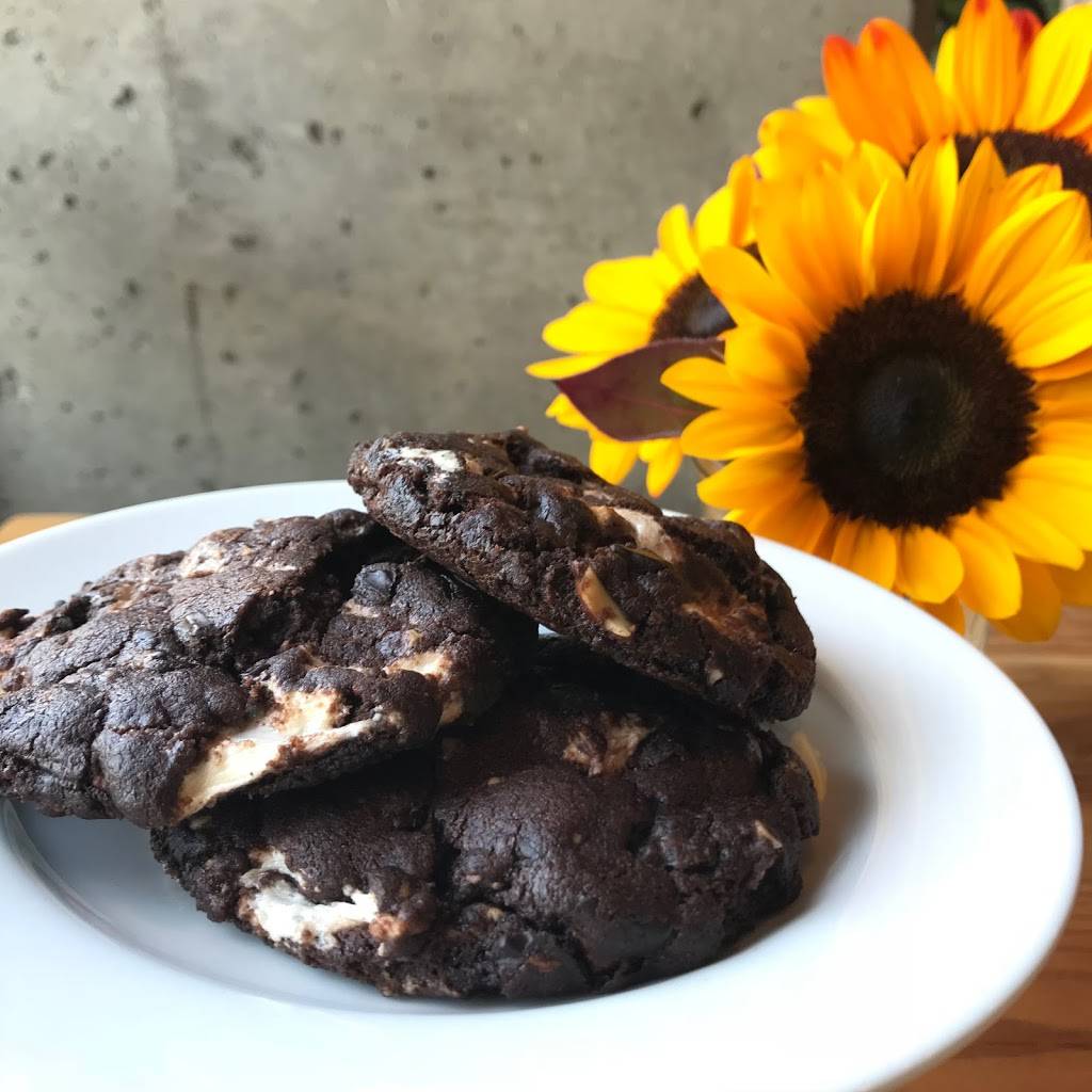 Duidough Cafe & Cookie Lab | restaurant | 6334 Selma Ave, Los Angeles, CA 90028, USA | 3234634704 OR +1 323-463-4704