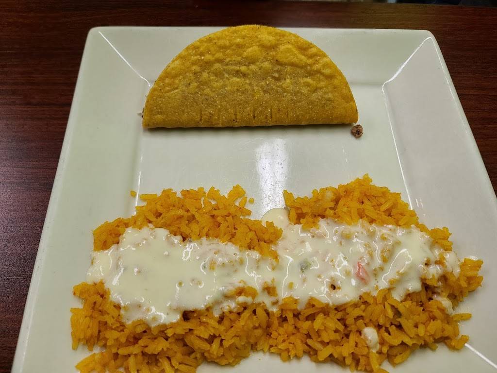 Marinas Bar & Mexican Grill | restaurant | 3650 S Main St, Grove, OK 74344, USA | 9189647045 OR +1 918-964-7045