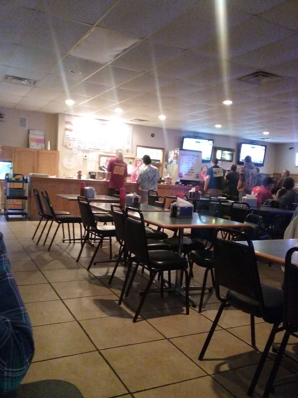 Sip-N-Snack | restaurant | 10 N 4250th Rd, Mendota, IL 61342, USA | 8155397525 OR +1 815-539-7525