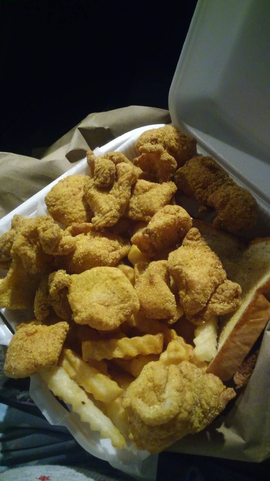 Howards Catfish | restaurant | 1038 Pioneer Rd, Mesquite, TX 75149, USA | 2149946476 OR +1 214-994-6476