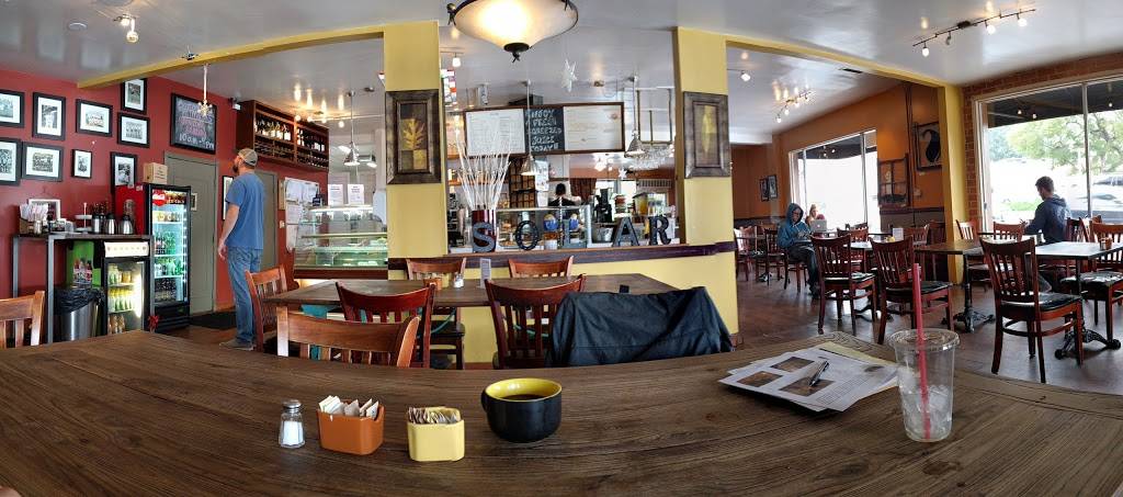 Solar de Cahuenga | restaurant | 1847 N Cahuenga Blvd, Los Angeles, CA 90028, USA | 3234677510 OR +1 323-467-7510