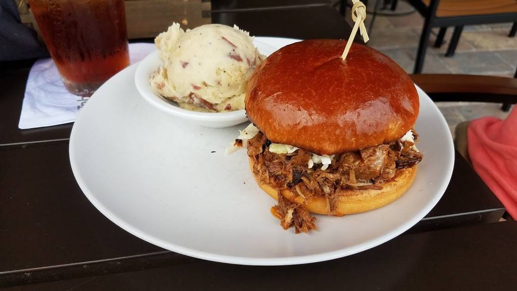 Table & Tap | restaurant | 42860 Crescent Loop, Punta Gorda, FL 33982, USA | 9412356906 OR +1 941-235-6906