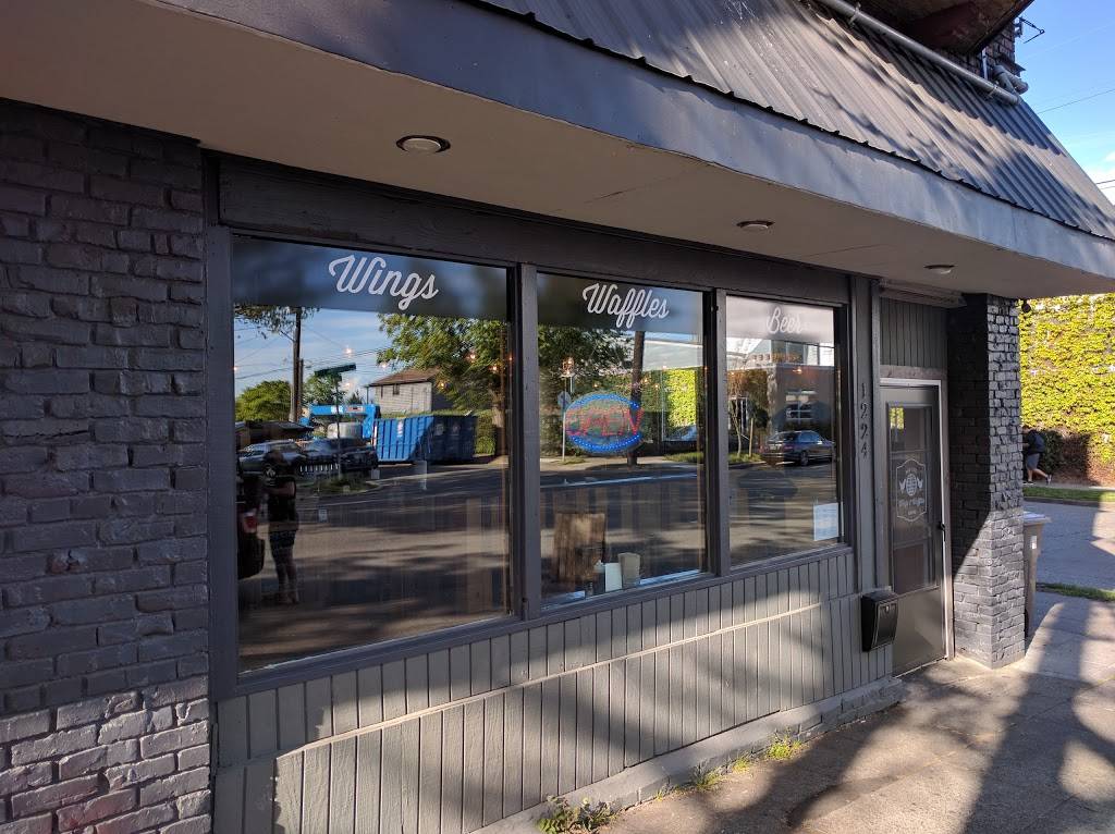 Nates Wings & Waffles | restaurant | 1224 E Jefferson St, Seattle, WA 98122, USA | 2066292051 OR +1 206-629-2051