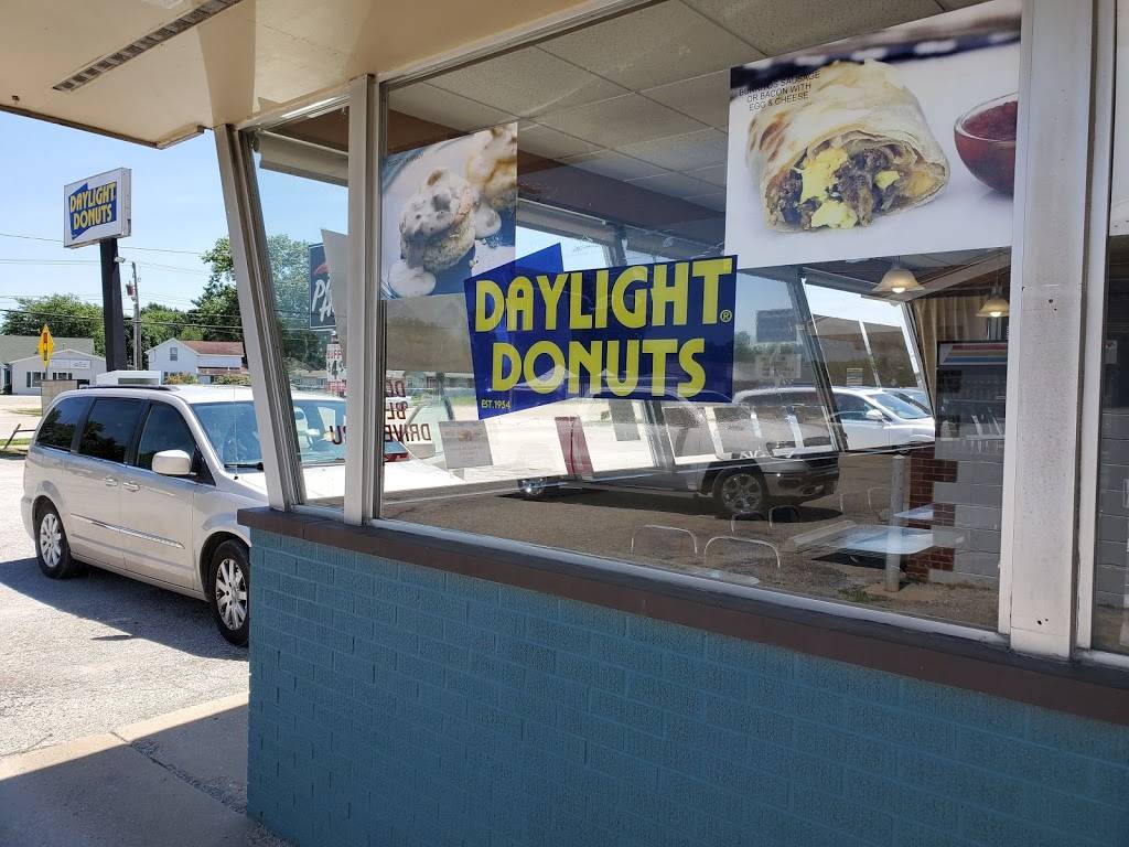 Daylight Donuts | bakery | 207 N Keller Dr, Effingham, IL 62401, USA | 2173424288 OR +1 217-342-4288