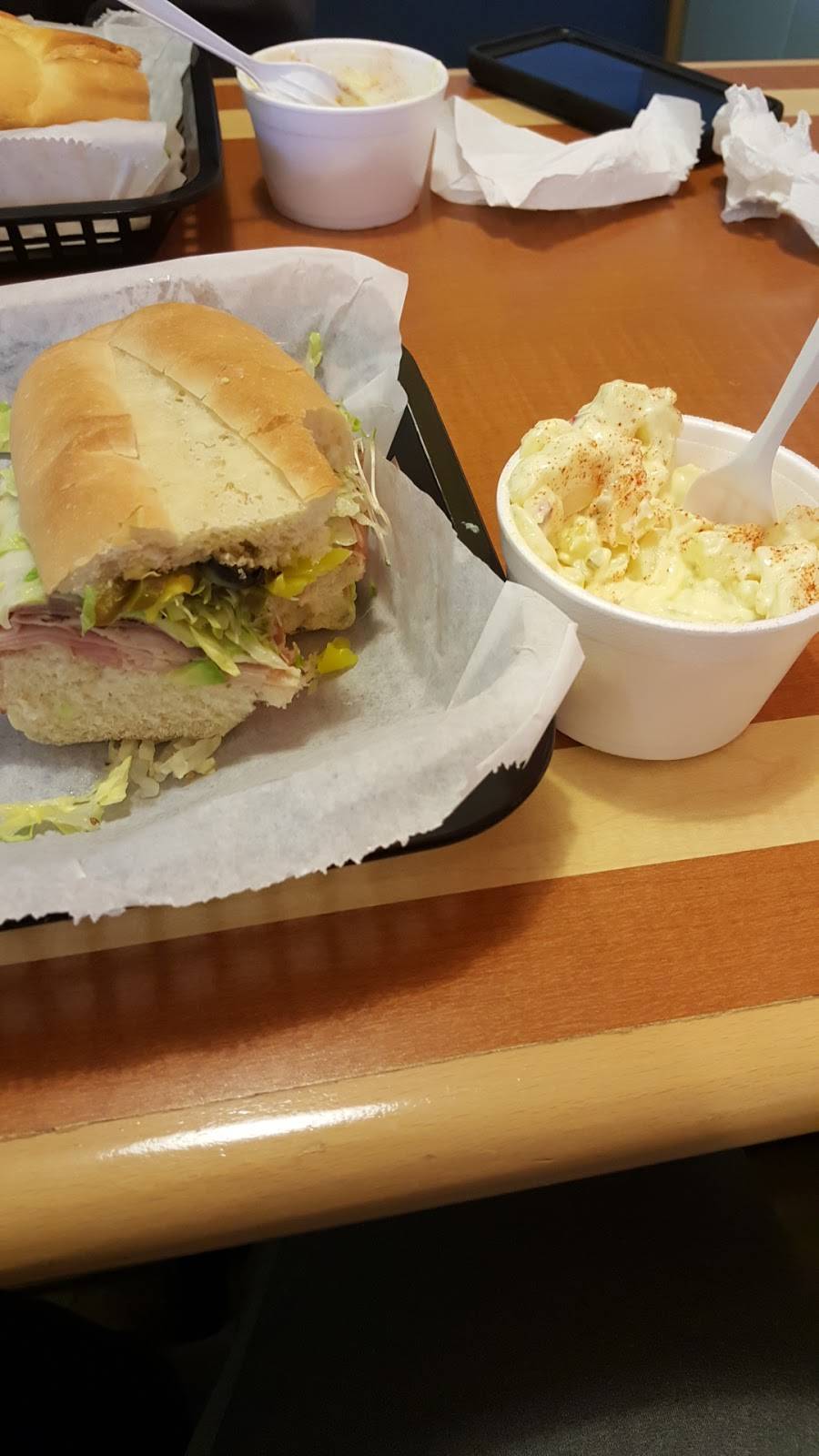 CaliSubs | restaurant | 601 S Riverside Dr #3, Clarksville, TN 37040, USA | 9318025093 OR +1 931-802-5093