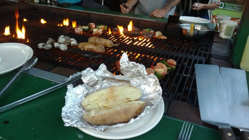 Tiki Bar At Spring Mountain | restaurant | 757 Spring Mt Rd, Schwenksville, PA 19473, USA | 6102873233 OR +1 610-287-3233