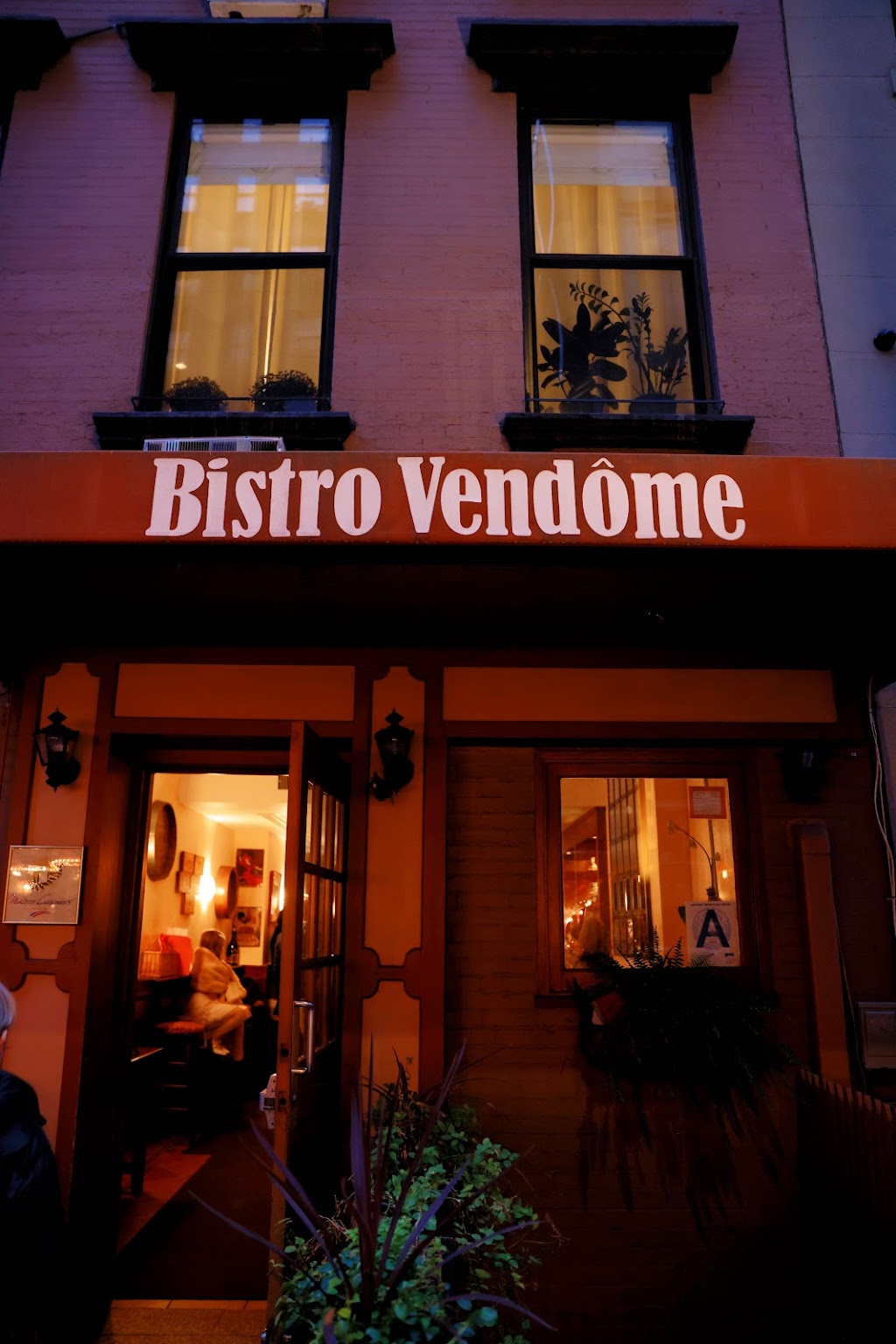 Bistro Vendôme | restaurant | 405 E 58th St, New York, NY 10022, USA | 2129359100 OR +1 212-935-9100