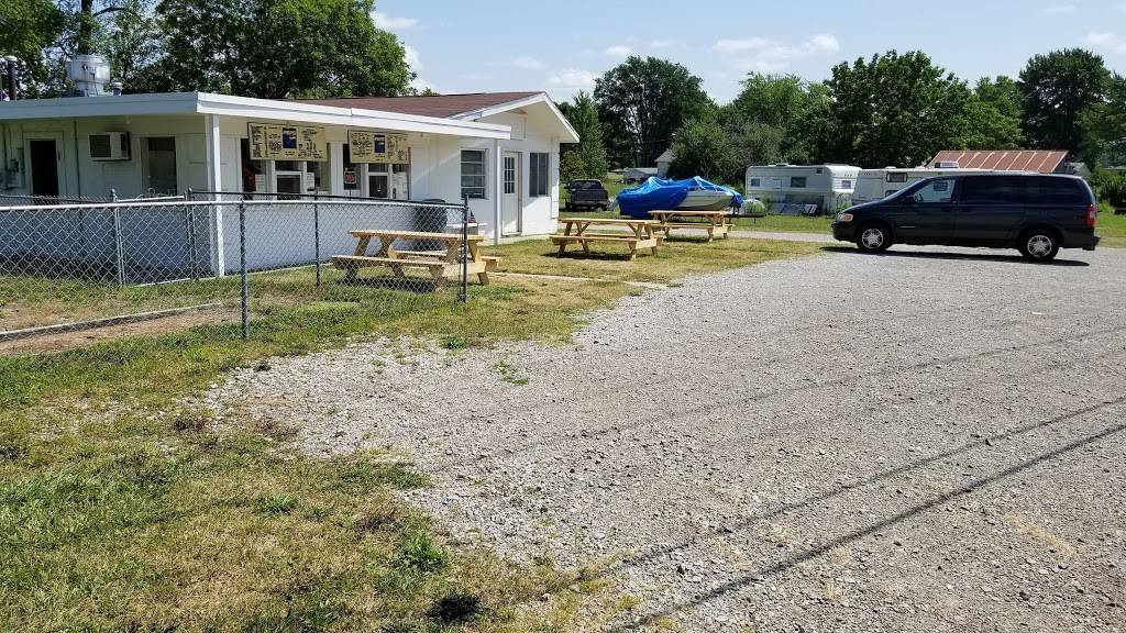 Cruisers Drive In | restaurant | 706 N Fayette St, Fayette, OH 43521, USA | 4192373088 OR +1 419-237-3088