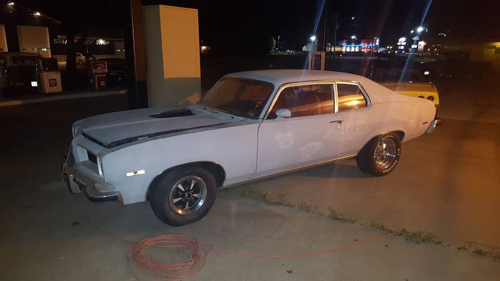 Elliotts Corner Junction | restaurant | 826 N Ladd St, Pontiac, IL 61764, USA | 8158446410 OR +1 815-844-6410