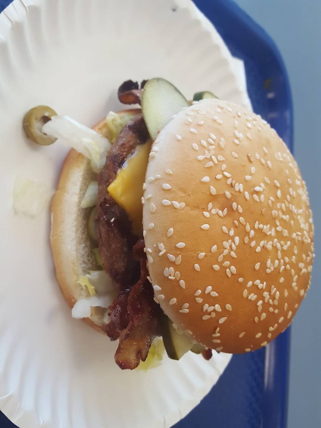 T.C.s Burgers | restaurant | 15198 Yonge St, Aurora, ON L4G 1L9, Canada | 9058411380 OR +1 905-841-1380