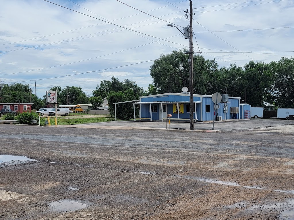 Dees Burrito Shop | restaurant | 1110 25th St, Snyder, TX 79549, USA | 3255732020 OR +1 325-573-2020