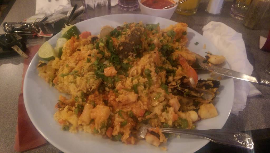 Restaurante Ecuatoriano | restaurant | 2923 W Diversey Ave, Chicago, IL 60647, USA | 7733427870 OR +1 773-342-7870