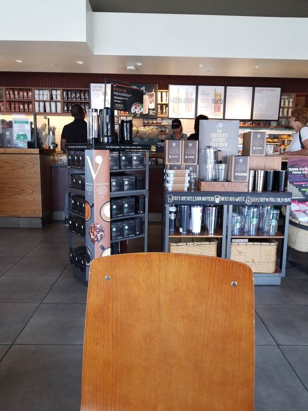 Starbucks | cafe | 1711 N Victory Pl, Burbank, CA 91502, USA | 8188433979 OR +1 818-843-3979
