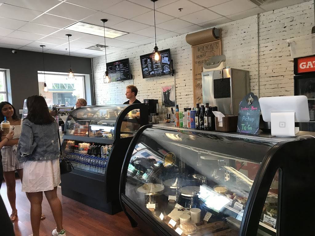 Yada Yada Yada Deli | restaurant | 100 Strawberry Alley, Clarksville, TN 37040, USA | 9319199232 OR +1 931-919-9232