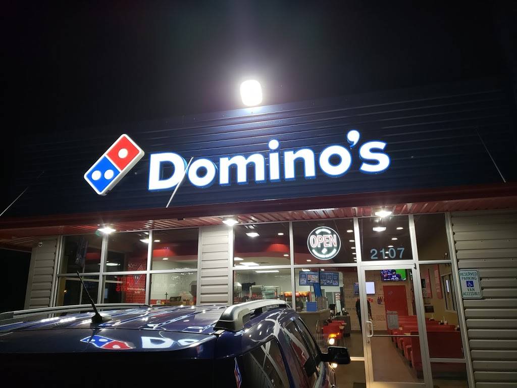 Dominos Pizza | meal delivery | 2107 MacArthur Dr, West Orange, TX 77630, USA | 4098835552 OR +1 409-883-5552