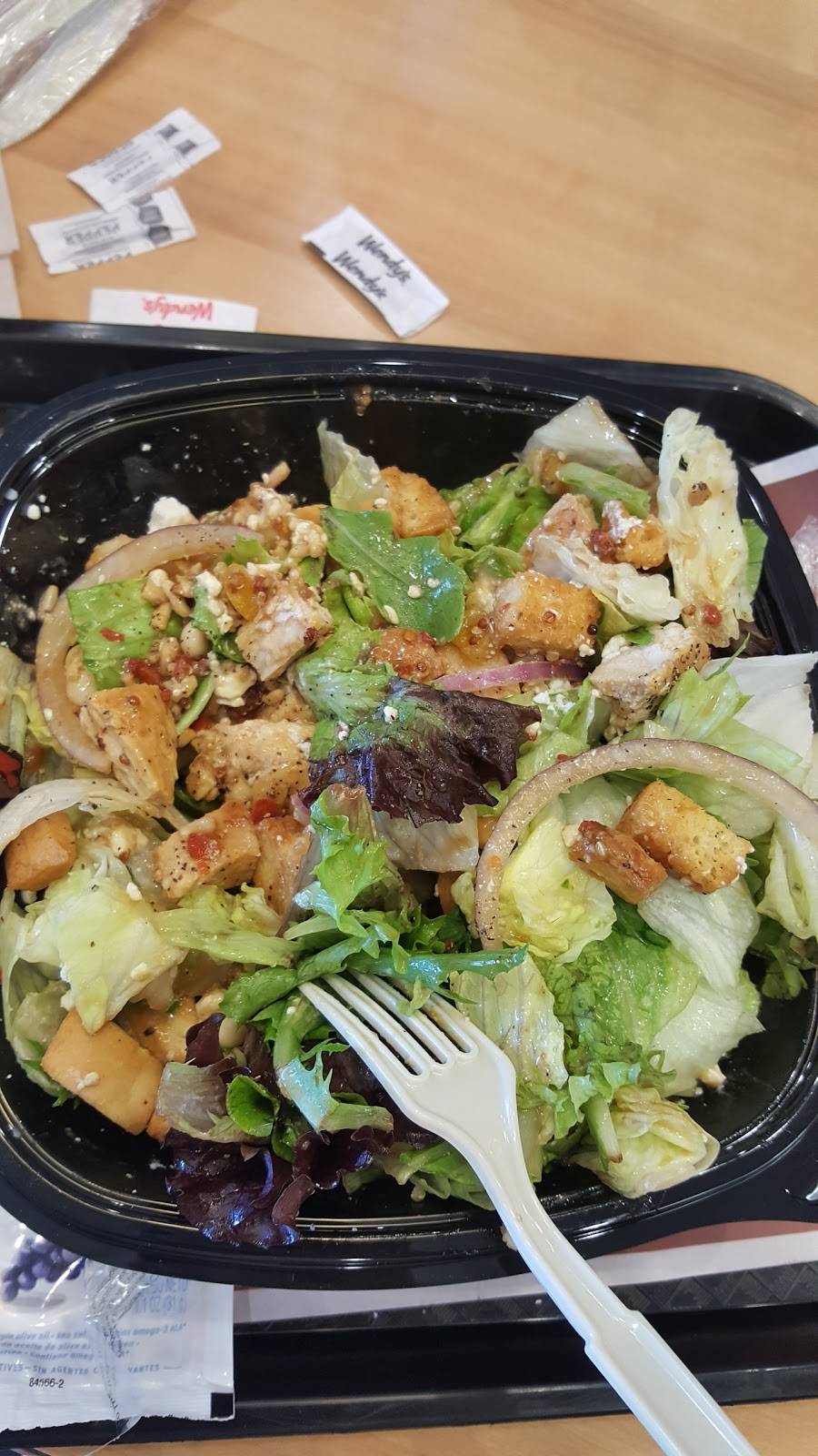 Wendys | restaurant | 860 W Henderson Ave, Porterville, CA 93257, USA | 5597815592 OR +1 559-781-5592