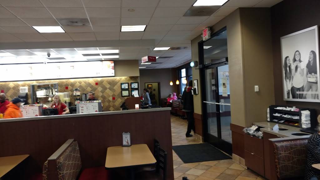 Chick-fil-A | restaurant | 1320 Veterans Pkwy, Clarksville, IN 47129, USA | 8122827573 OR +1 812-282-7573