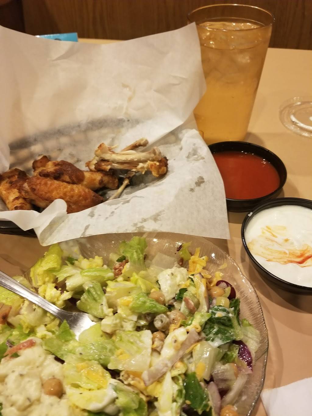 Round Table Pizza | meal takeaway | 821 Eleventh St, Lakeport, CA 95453, USA | 7072638110 OR +1 707-263-8110