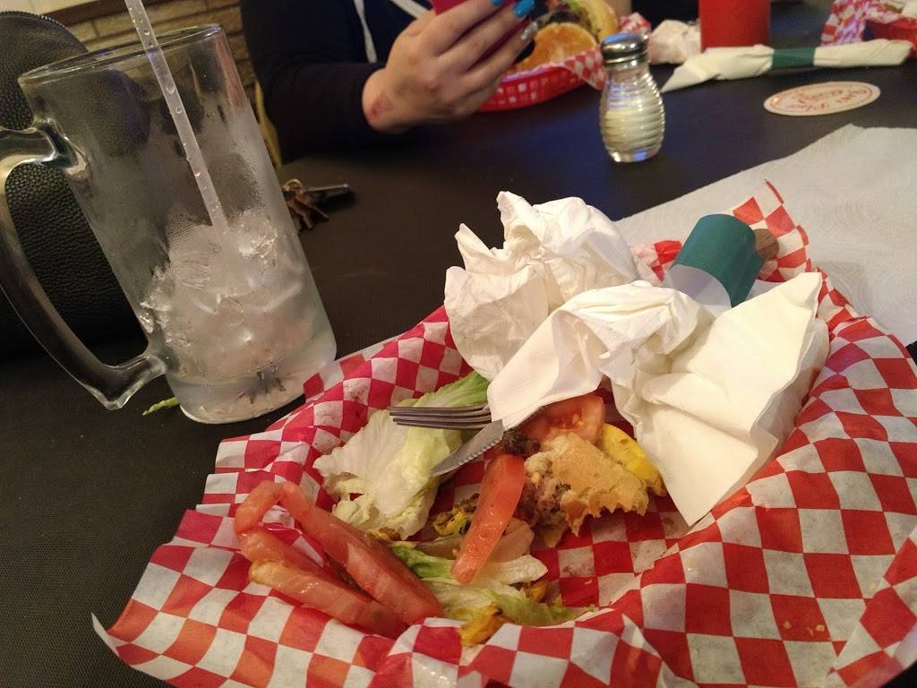 Rons Place | restaurant | 3301 52nd St, Kenosha, WI 53144, USA | 2626575907 OR +1 262-657-5907