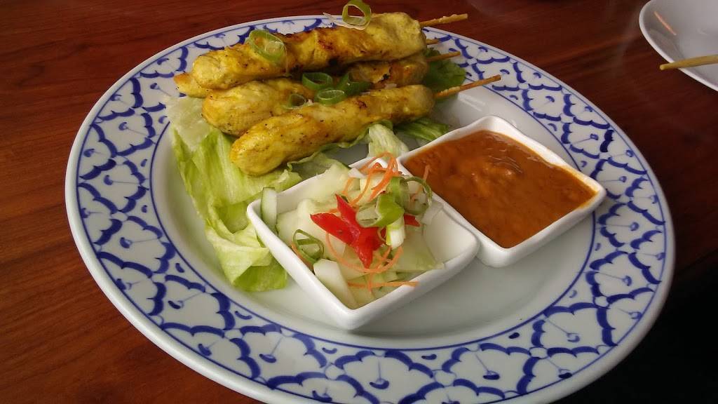 Bua | restaurant | 703 Sabattus St, Lewiston, ME 04240, USA | 2073764810 OR +1 207-376-4810