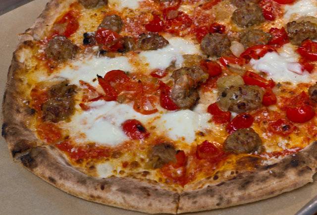 La Pequena Taste of Italy Pizza | meal delivery | 37-72 90th St, Jackson Heights, NY 11372, USA | 7185052600 OR +1 718-505-2600