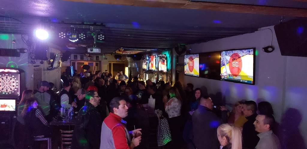 Dingers | restaurant | 6139 W Beloit Rd, West Allis, WI 53219, USA | 4142493464 OR +1 414-249-3464