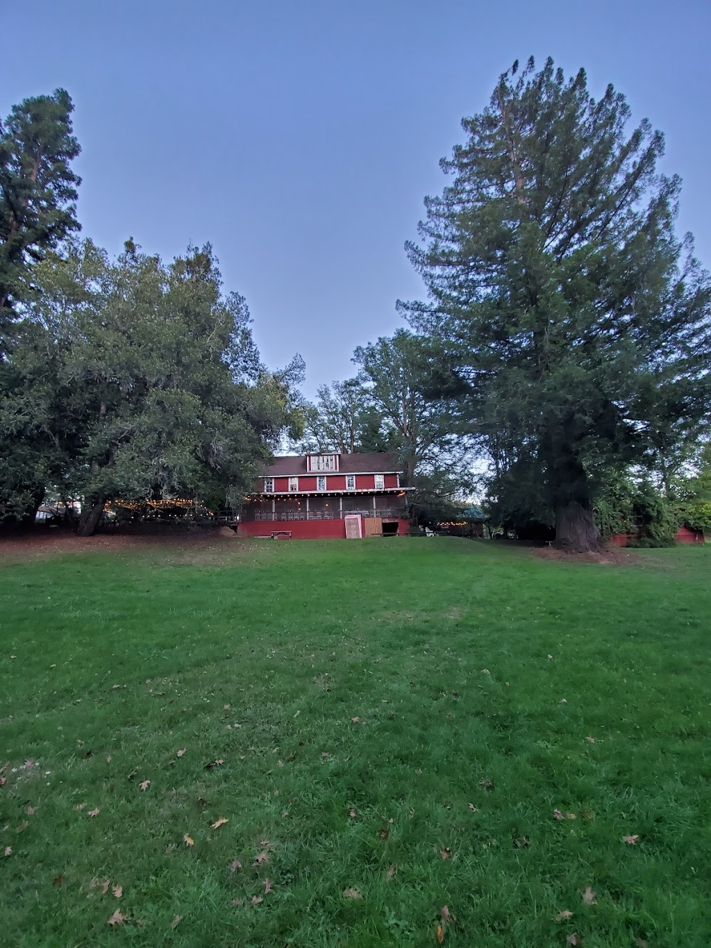 Lucas Lodge | restaurant | 3904 Cougar Ln, Agness, OR 97406, USA | 5412477443 OR +1 541-247-7443