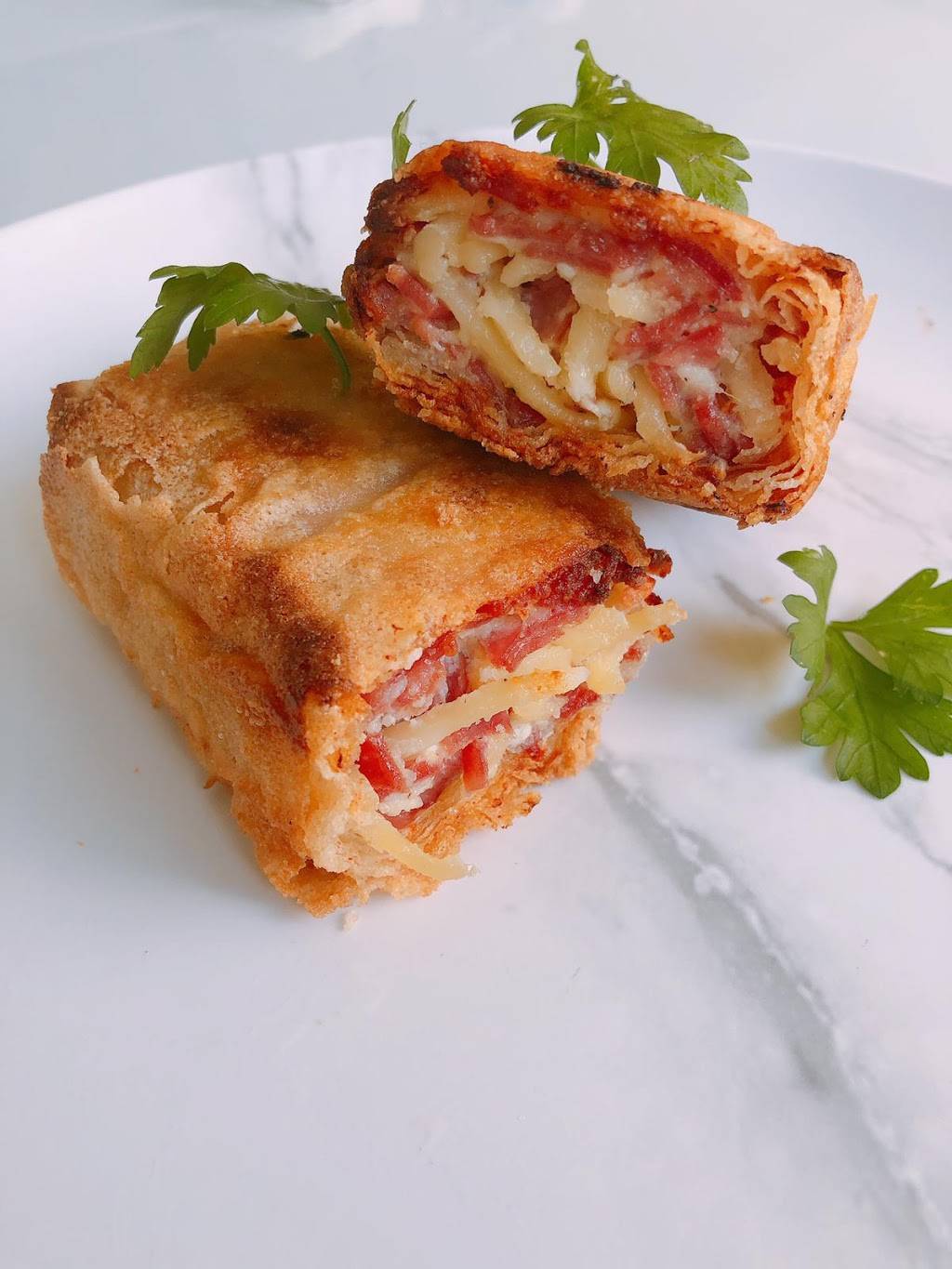 BAR A BRIK | restaurant | 18 N Dollins Ave, Orlando, FL 32805, USA | 4077979632 OR +1 407-797-9632