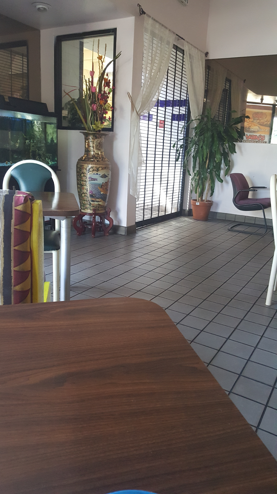 Yans Chinese Grill | restaurant | 1050 Shaw Ave, Clovis, CA 93612, USA | 5592970500 OR +1 559-297-0500