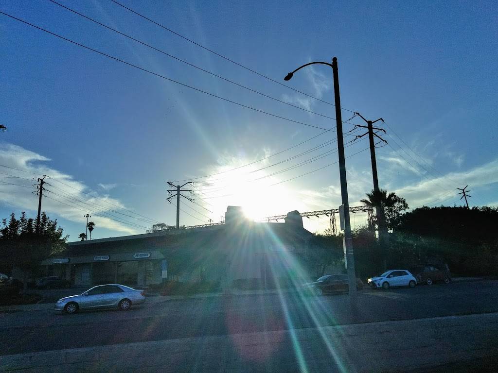 Ralphs Circle Center | shopping mall | 1900 N Lakewood Blvd, Long Beach, CA 90815, USA | 2135532200 OR +1 213-553-2200