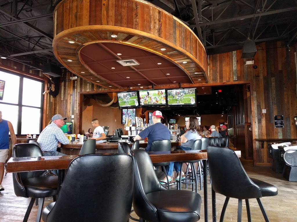 Flips Patio Grill | restaurant | 6580, 6613 Fossil Bluff Dr, Fort Worth, TX 76137, USA | 8178474424 OR +1 817-847-4424