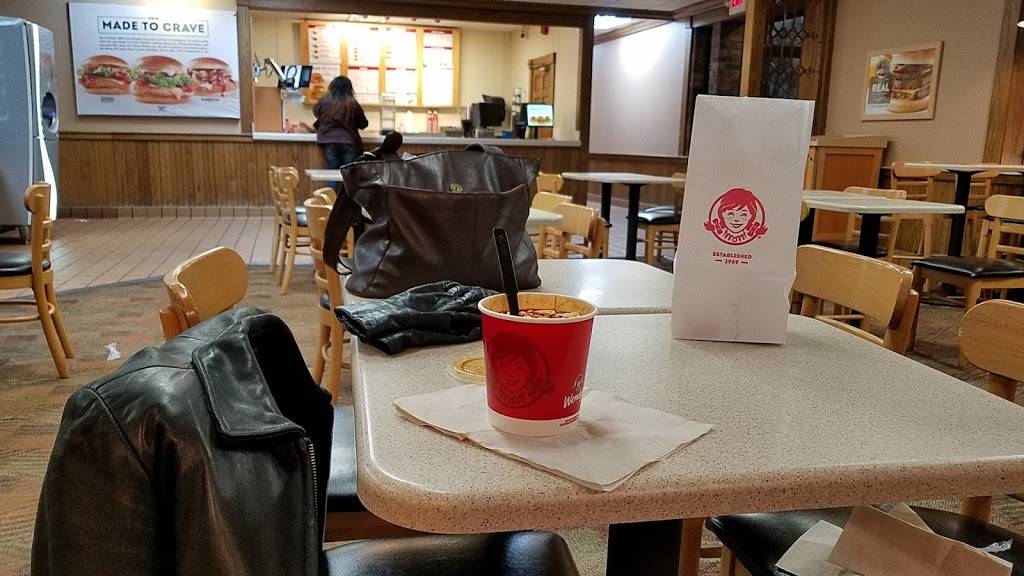 Wendys | restaurant | 413 S Cedar St, Lansing, MI 48912, USA | 5174845776 OR +1 517-484-5776