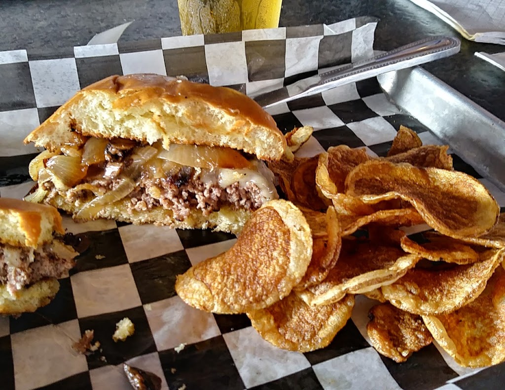 Loby’s Grille | restaurant | 2730 Cleveland Ave NW, Canton, OH 44709, USA | 3304580904 OR +1 330-458-0904