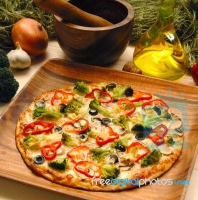 Oak Ridges Pizza House | meal delivery | 13071 Yonge St #26, Richmond Hill, ON L4E 1A8, Canada | 9057739442 OR +1 905-773-9442