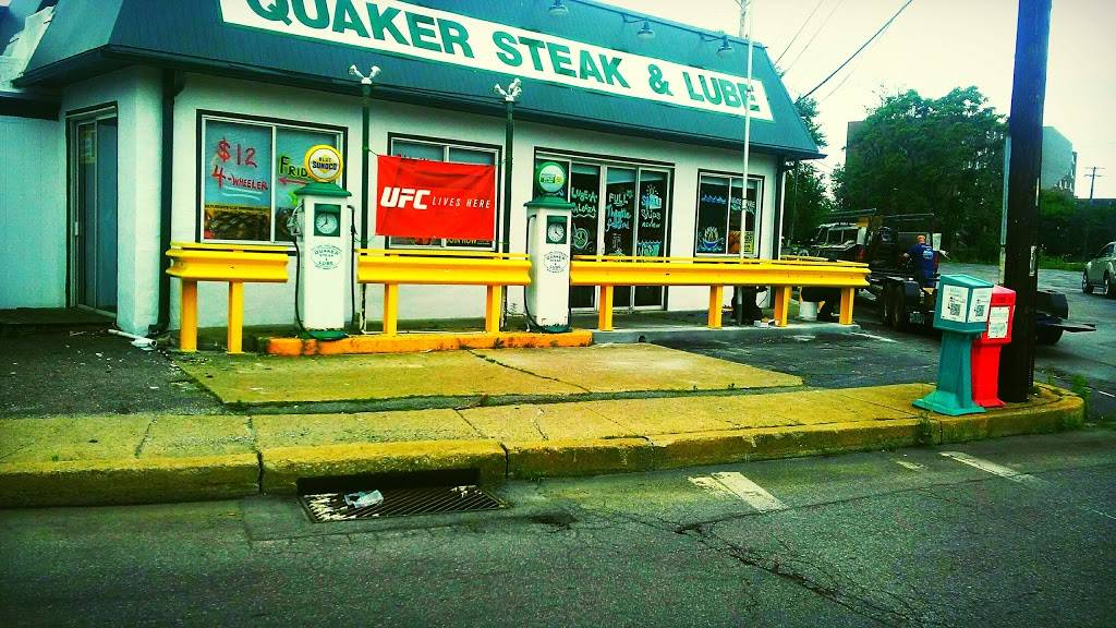 Quaker Steak & Lube | restaurant | 101 Chestnut Ave, Sharon, PA 16146, USA | 7249819464 OR +1 724-981-9464