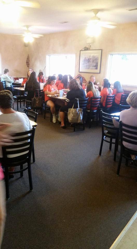 DiMaggios Pizza | restaurant | 1 S 5th St, Albion, IL 62806, USA | 6184452277 OR +1 618-445-2277