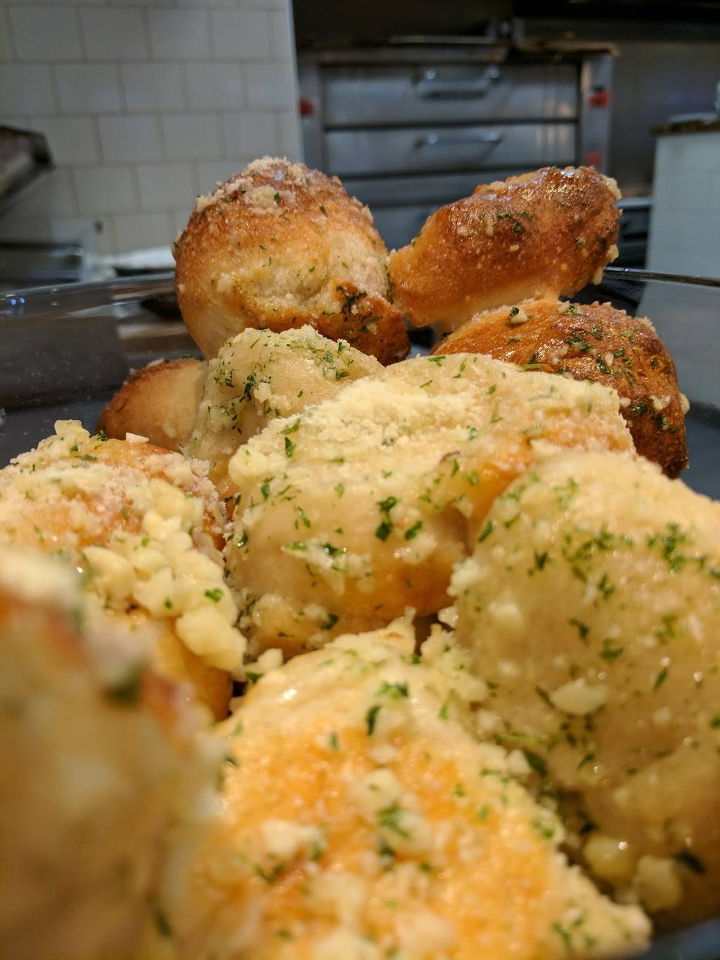 Douglas Pizza & Grill | restaurant | 298 George St, New Brunswick, NJ 08901, USA | 7325140097 OR +1 732-514-0097