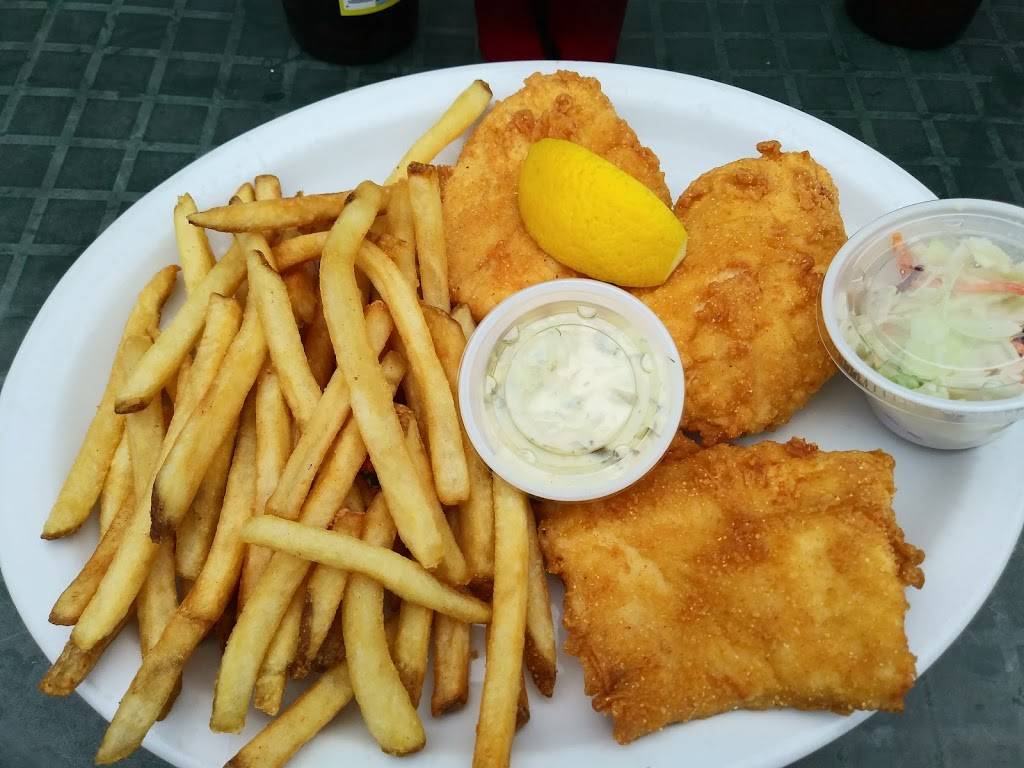 MI Patio Bar & Grill | restaurant | 30 S State St, St Ignace, MI 49781, USA | 9069842290 OR +1 906-984-2290