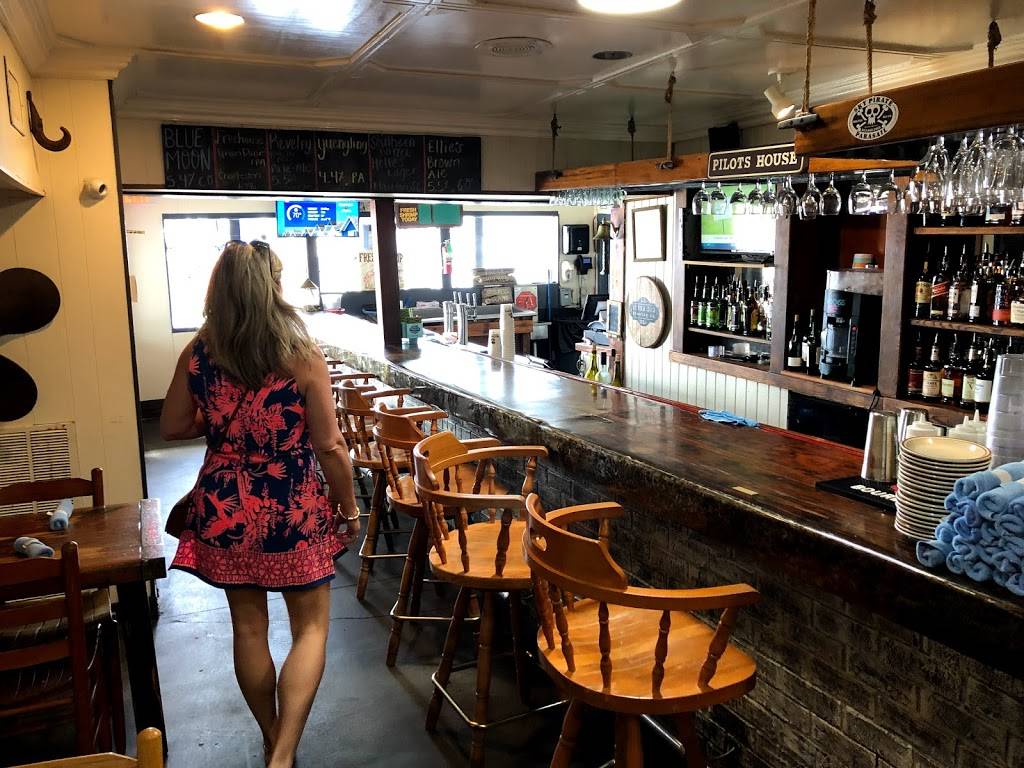 Hudsons Seafood House On The Docks | restaurant | 1 Hudson Rd, Hilton Head Island, SC 29926, USA | 8436812772 OR +1 843-681-2772